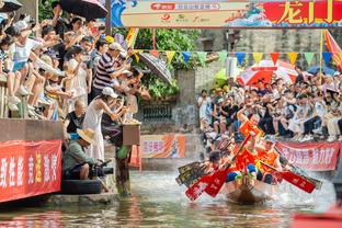 热度拉满！穆雷绝杀湖人&掘金淘汰湖人等多个词条登上了微博热搜